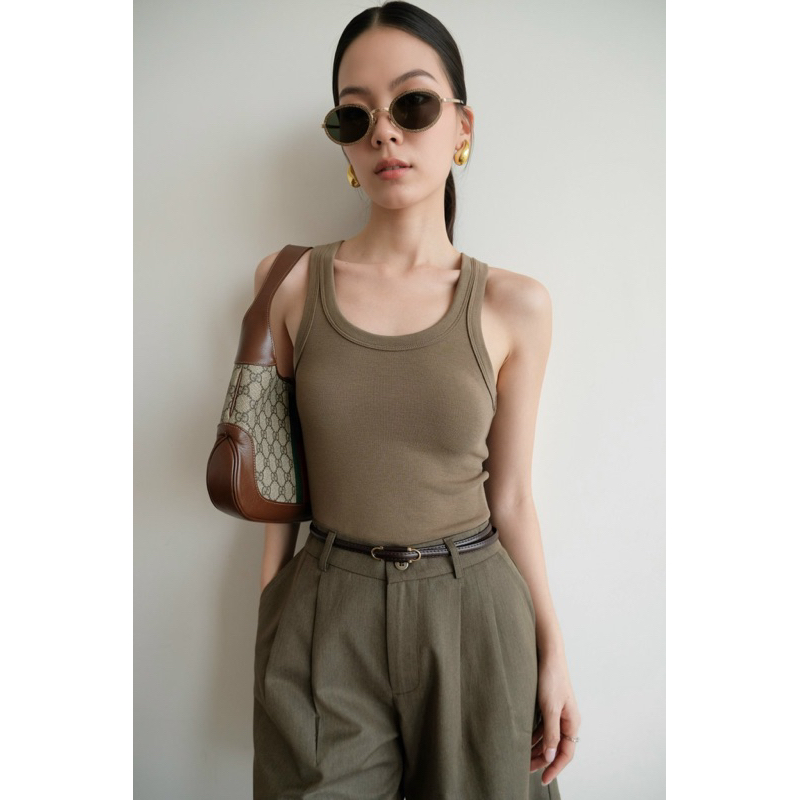 RUBIES Bae Top - Áo Thun Nữ Dáng Ôm Basic Sát Nách 3 Lỗ Cổ Tròn | BigBuy360 - bigbuy360.vn