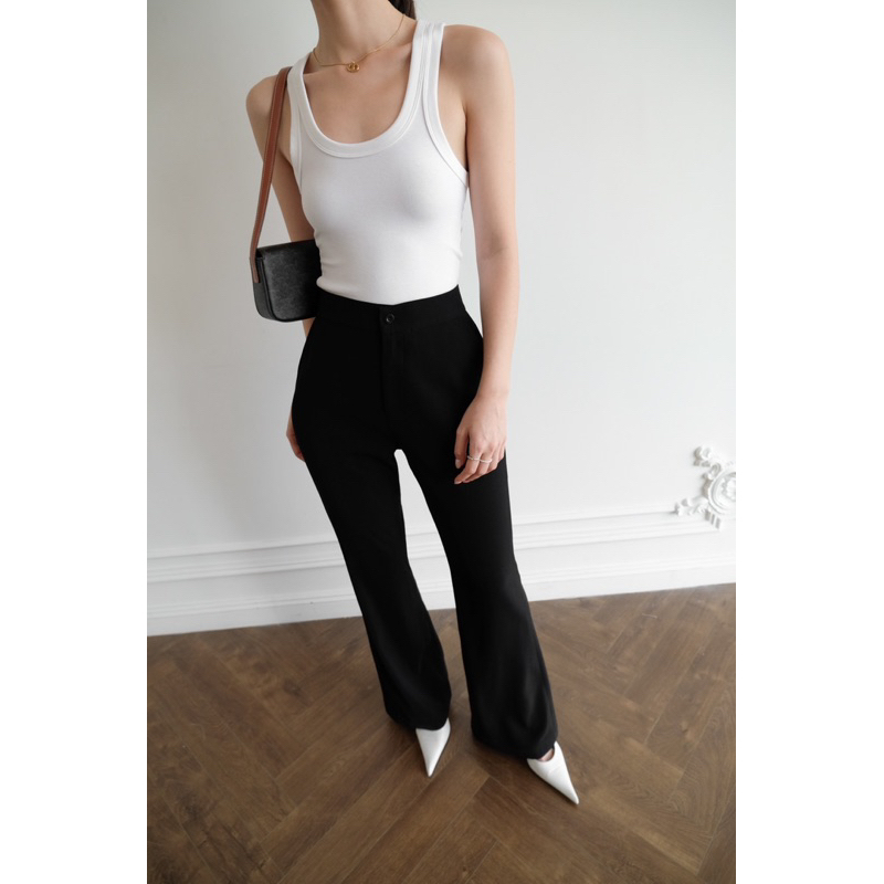RUBIES Bae Top - Áo Thun Nữ Dáng Ôm Basic Sát Nách 3 Lỗ Cổ Tròn | BigBuy360 - bigbuy360.vn