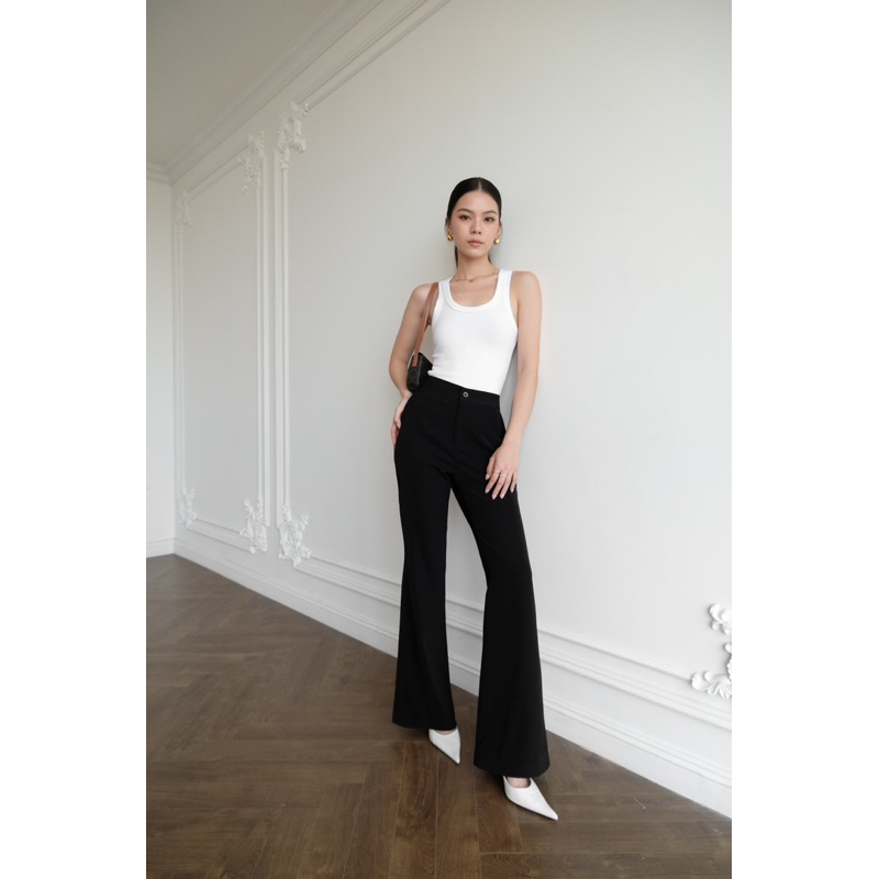 RUBIES Bae Top - Áo Thun Nữ Dáng Ôm Basic Sát Nách 3 Lỗ Cổ Tròn | BigBuy360 - bigbuy360.vn