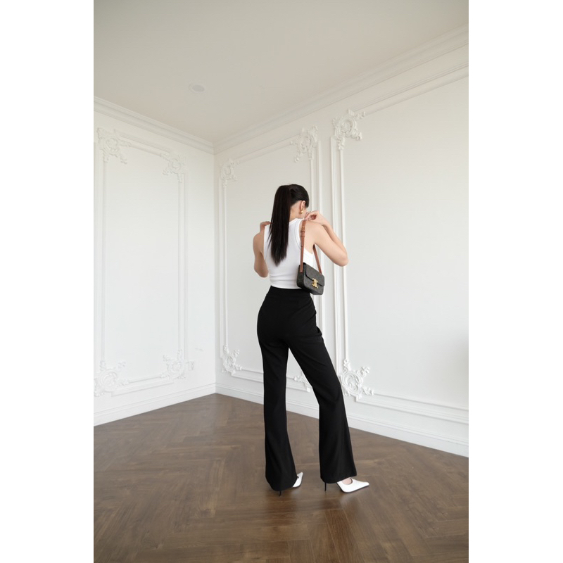 RUBIES Bae Top - Áo Thun Nữ Dáng Ôm Basic Sát Nách 3 Lỗ Cổ Tròn | BigBuy360 - bigbuy360.vn