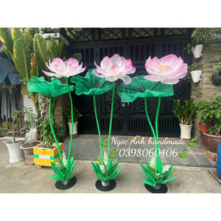 trụ hoa sen khổng lồ