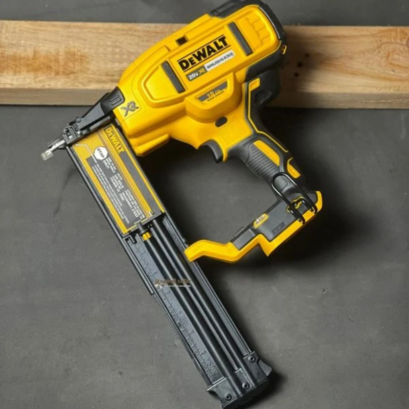 Máy bắn đinh pin Dewalt DCN680 chính hãng Nghề Mộc