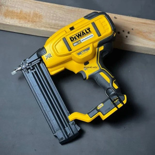 Máy bắn đinh pin Dewalt DCN680 chính hãng Nghề Mộc
