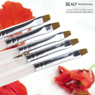 Cọ Vẽ Móng Cán Nhám Trắng BEALY