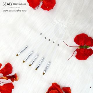 Cọ Vẽ Móng Cán Nhám Trắng BEALY