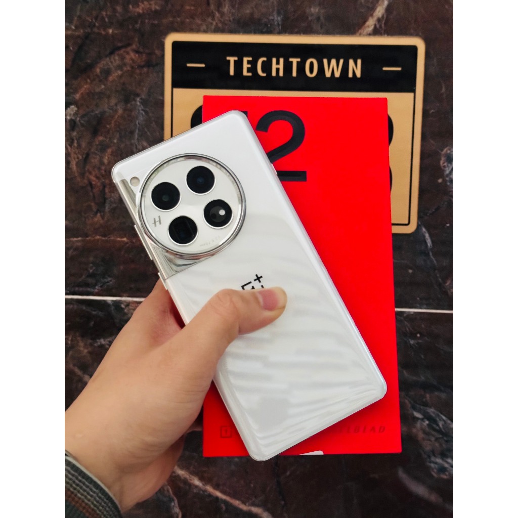 Điện thoại OnePlus 12 (Snapdragon 8 gen 3 - AMOLED 2K) đã unlock 2 sim likenew kèm sạc 100W