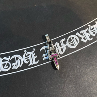Bông tai Dagger đính đá