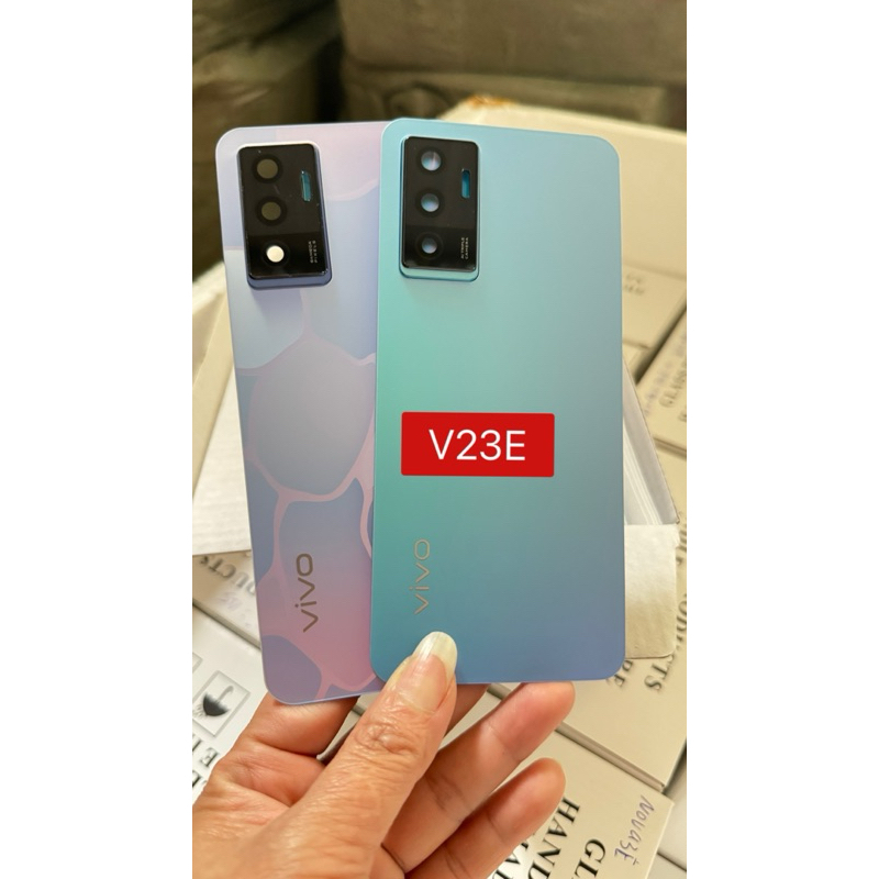 Lưng Vivo V23E