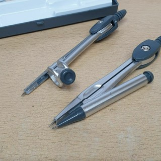 [MUA SỈ GIẢM 10%] Compa gắn bút chì bấm, BD-811 (1 hộp)