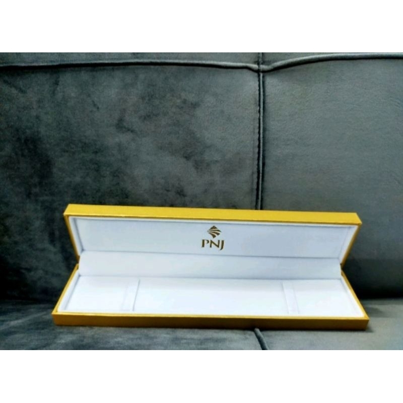 Hộp dài dây chuyền PNJ