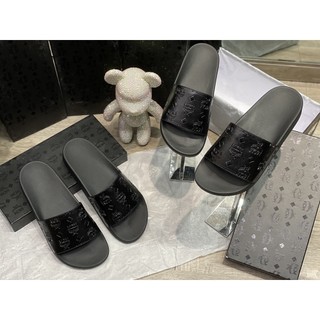 Slide sandal mcm 'black'. dép mcm da đen bóng