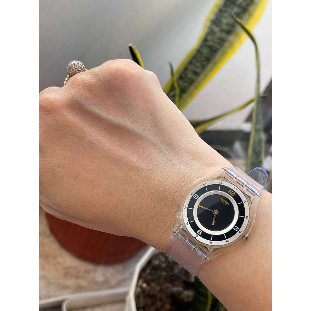 Đồng hồ nữ S.watch siêu mỏng mặt đen Thuỵ Sĩ chạy pin hàng Si