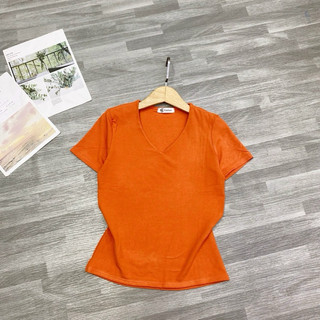 Áo thun cổ tim phom ôm
