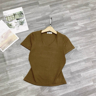 Áo thun cổ tim phom ôm