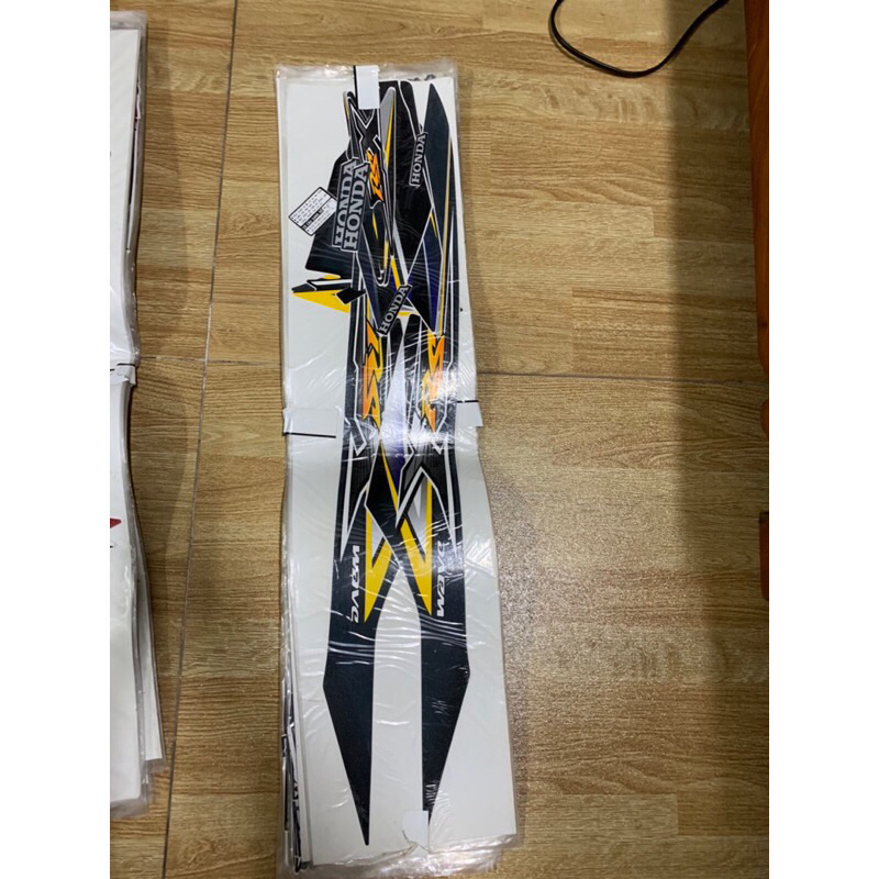 Tem dán 3 lớp xe Wave RSX 110 (màu đen vàng -zin chính hãng honda )
