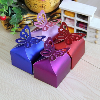 Hộp quà cánh bướm đựng bánh phu thê làm mâm quả