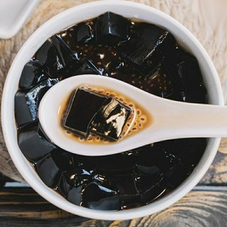 Thạch sương sáo đen
