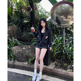 [Sẵn] Áo khoác cardigan áo len dày dặn cho nữ thêu Mic.key dáng ngắn vừa người tone dáng Lilis Room