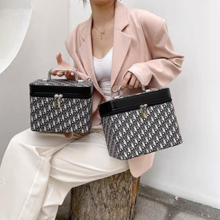 Cốp đựng đồ trang điểm mỹ phẩm có quai xách hàng cứng cáp AT