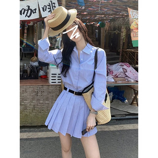 Sơ mi kẻ xanh nilen kèm chân váy xếp ly ulzzang