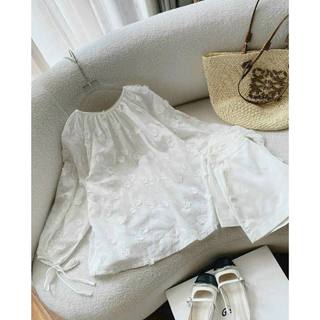 Set Doll Trắng Xô Hoa Nổi + Short