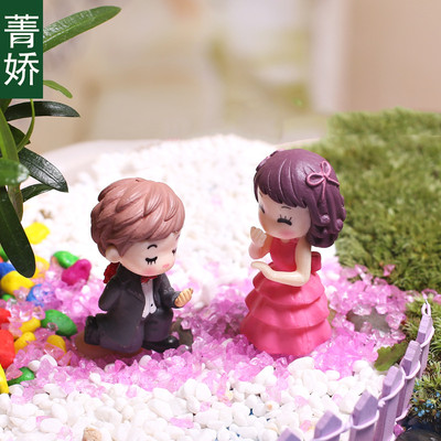 Tượng trưng bày,trang trí cho mô hình nhà búp bê CUTEROOM Dollhouse cô dâu chú rể và đôi bạn thân