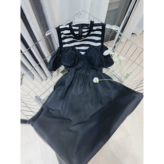 VÁY KẺ PHỐI  CÚP NGỰC XỊN
