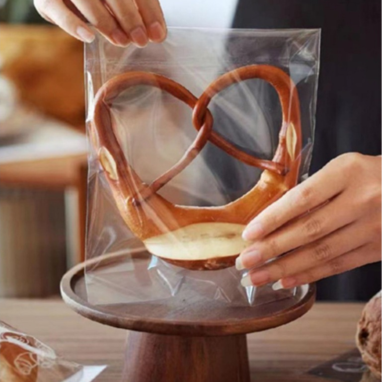 105 (+-2) Túi Dán Miệng Trong Suốt 18*18 cm