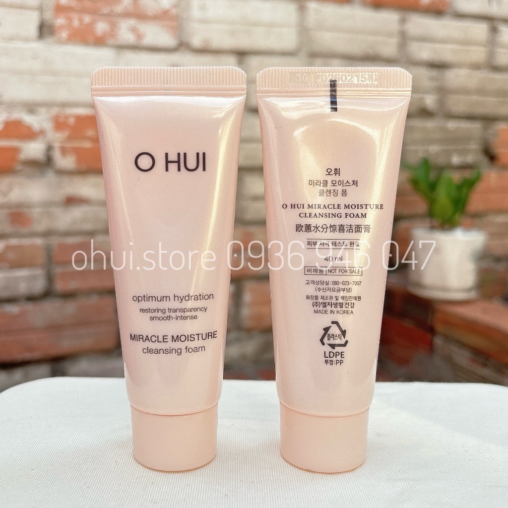 Sửa rửa mặt sạch da dịu nhẹ sáng da OHUI Miracle Moisture Cleansing Foam 40ml date 2/2026