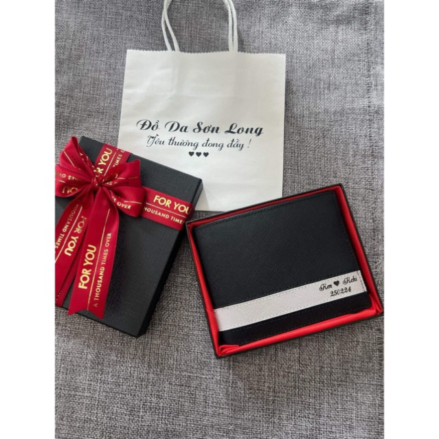 Ví khắc tên theo yêu cầu da saffiano nhập khẩu cao cấp, fullbox hộp và túi giấy bh 12 tháng phù hợp làm quà tặng