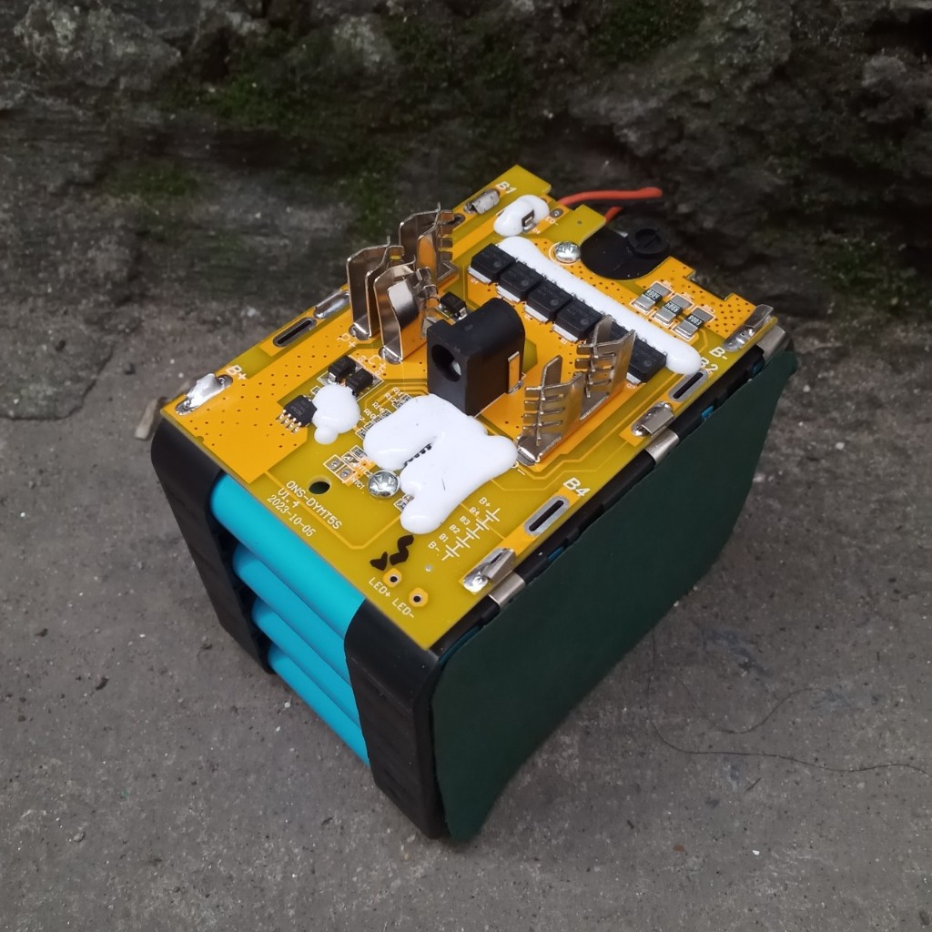 Pin Đóng Makita lõi samsung 20cell 15cell Dung Lượng Cao, Chân Pin Phổ Thông Dùng Cho Máy Khoan, Siết Bulong, Khoan Bê T