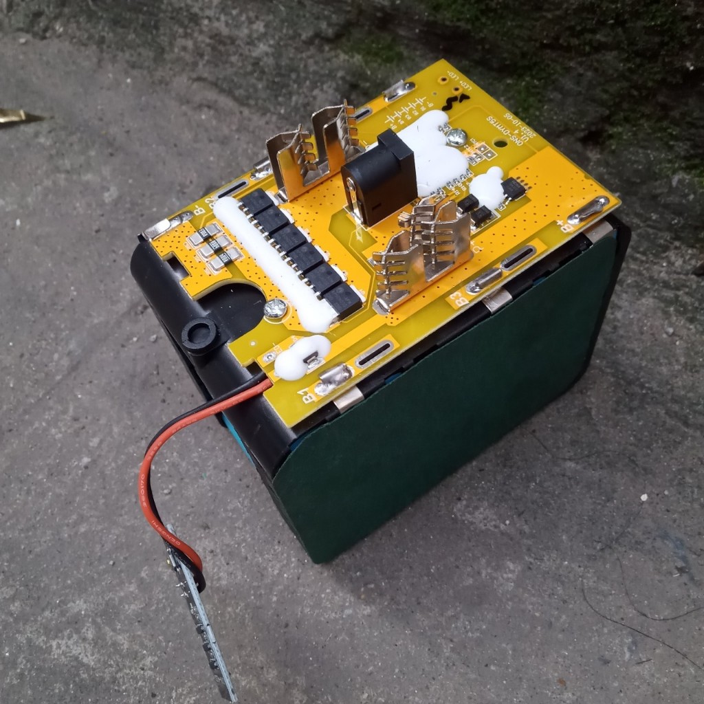 Pin Đóng Makita lõi samsung 20cell 15cell Dung Lượng Cao, Chân Pin Phổ Thông Dùng Cho Máy Khoan, Siết Bulong, Khoan Bê T