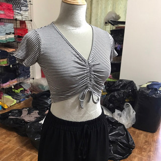 Áo croptop rút dây
