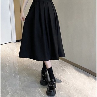 VÁY XẾP LI ĐEN PHỐI NÚT