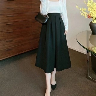 VÁY XẾP LI ĐEN PHỐI NÚT