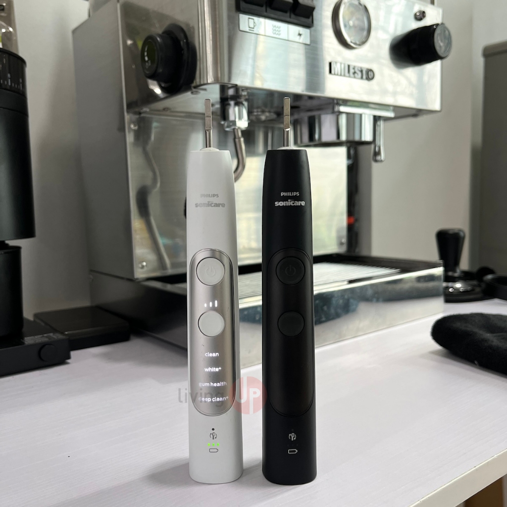 Bàn chải điện Philips Sonicare ExpertClean 7700 HX962 hàng trưng bày