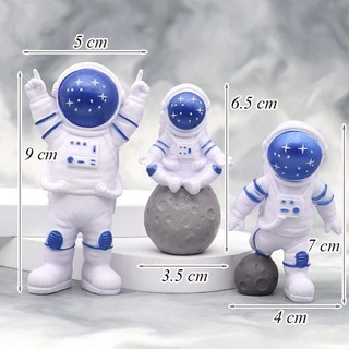 Set 3 phi hành gia dùng để trang trí bánh kem, bánh sinh nhật.