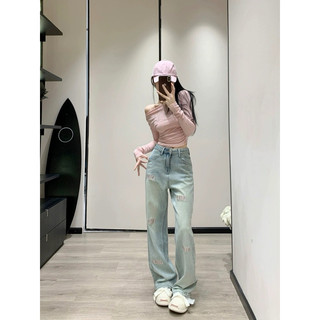 Quần jeans ống rộng thêu miu miu