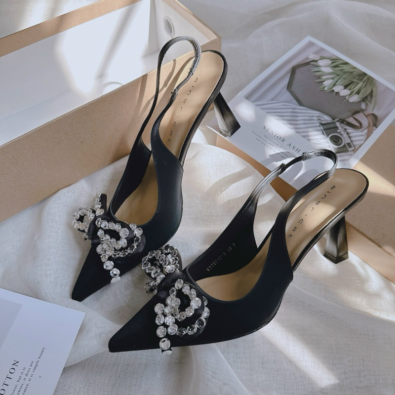 GÓT MŨI NHỌN NƠ ĐÁ 8P - GD817258