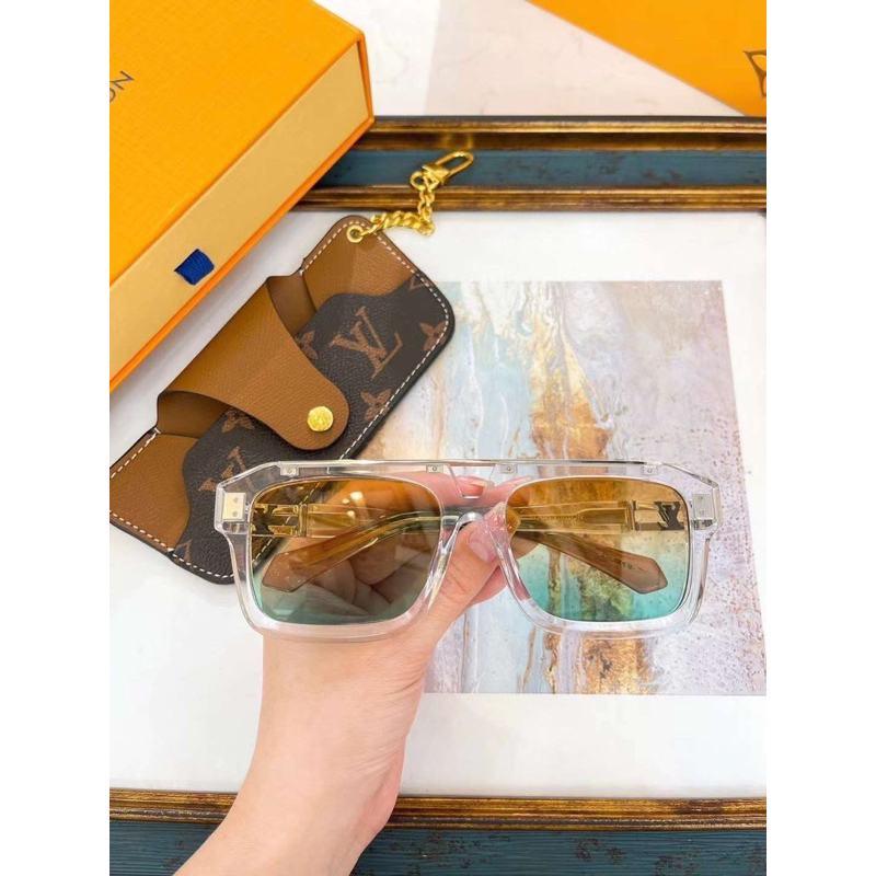 - Sunglasses L//v - Kính LuonVyuiTuoi Mắt 7 Mầu Gọng Titanium - Bản Cao Cấp Chuẩn Hàng Loại 1 QC bc