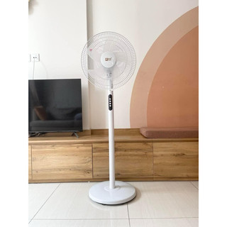 Quạt cây❤️free ship❤️ quạt cây đứng camel 5 cánh trắng có điều khiển