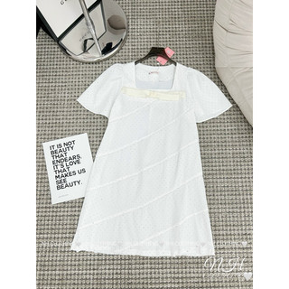 Váy cổ vuông đá nơ cổ sm