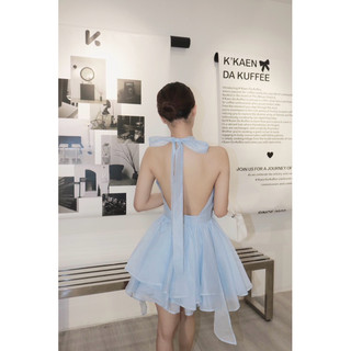 Đầm yếm xanh xoè hở lưng phối bèo