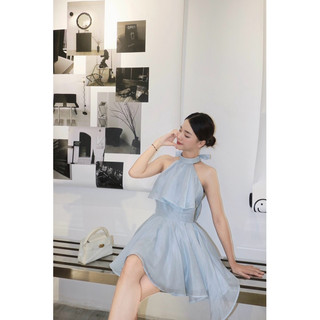 Đầm yếm xanh xoè hở lưng phối bèo