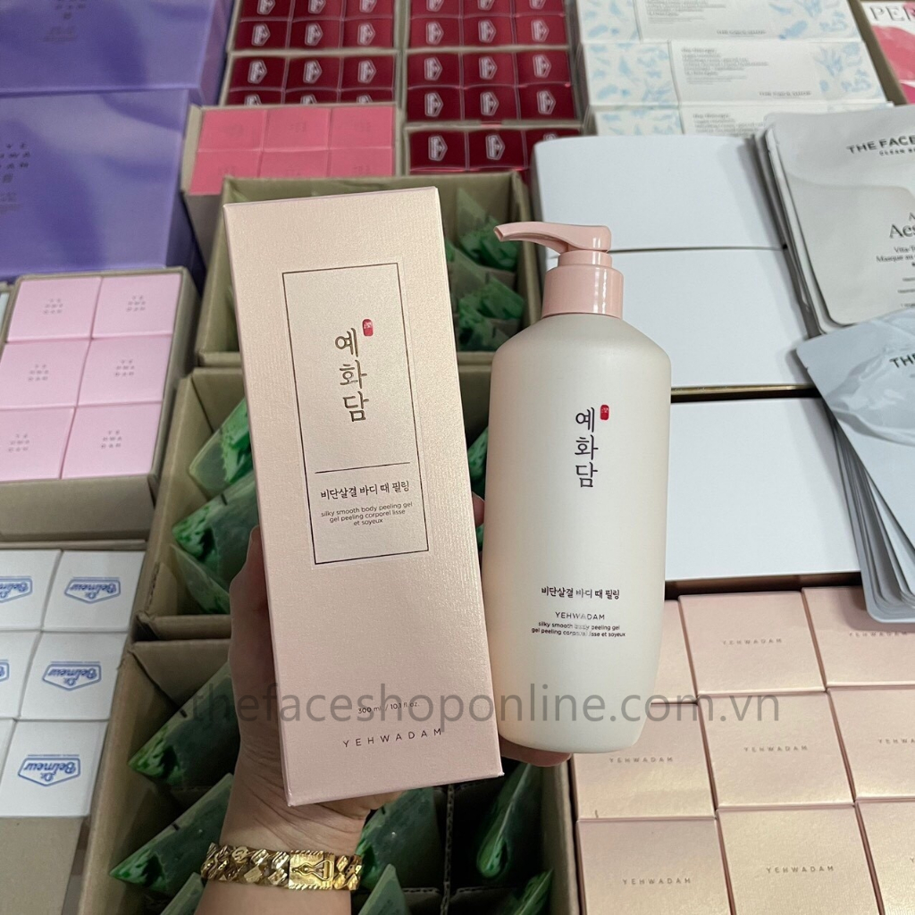 Tẩy tế bào chết toàn thân The Face Shop Yehwadam Silky Smooth Body Peeling Gel 300ml an toàn cho da nhạy cảm