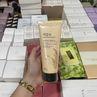 Sữa rửa mặt làm sáng da có hạt gạo rice water bright rice bran cleansing foam