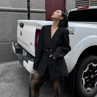 Spicanist noir blazer đen - áo blazer xẻ phối nút sau lưng