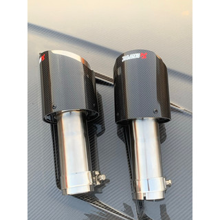 Chụp ống xả xe hơi Carbon Akrapovic