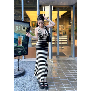 Váy kẻ cổ yếm body dáng dài