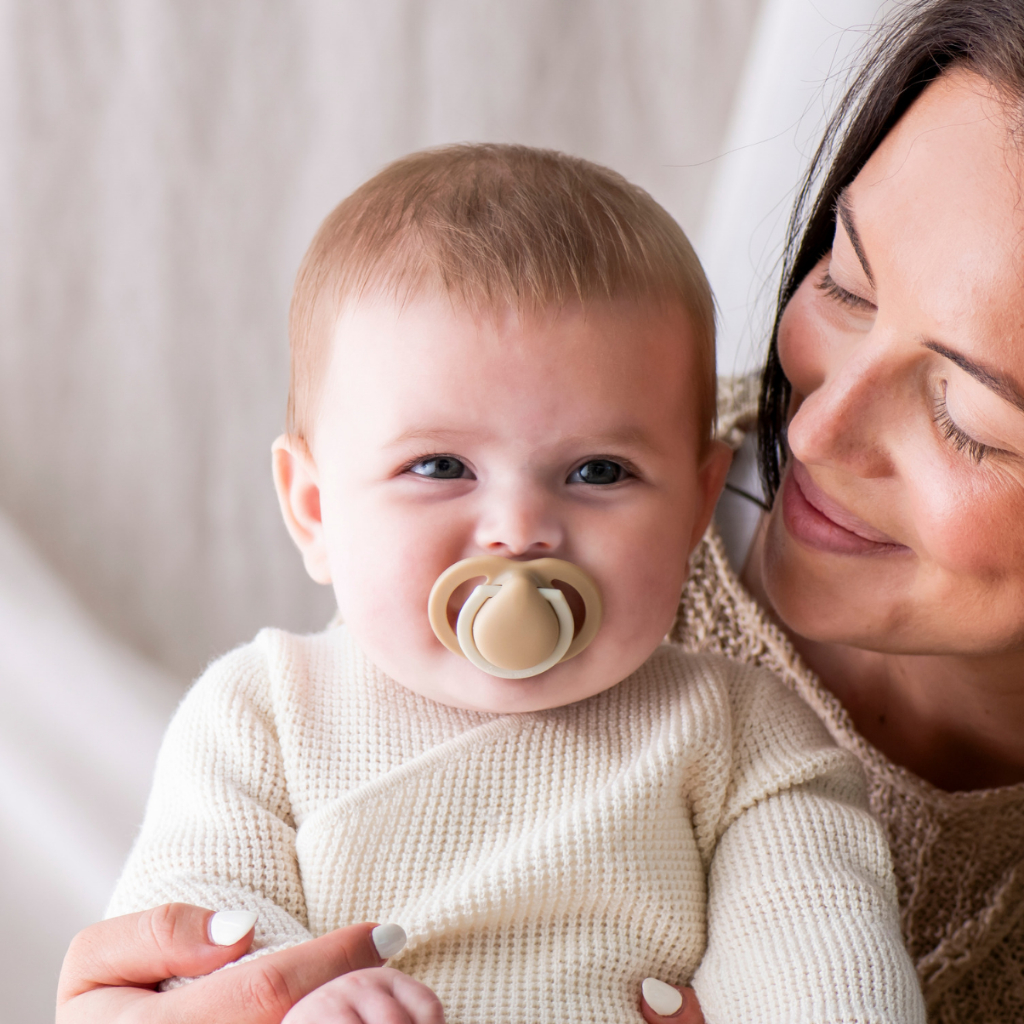 Ty Ngậm Sơ Sinh Newborn Cho Bé Tommee Tippee 0-2 Tháng